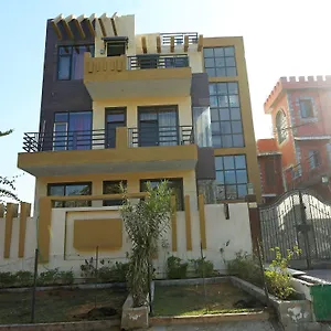 Hotel Oyo 9488 Istay Serenity, Gurgaon